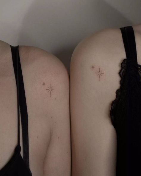 Matching stars friendship tattoo. Maching Tattoos Simple, Minimalist Tattoo Friends, Simple Tattoos Best Friends, Mini Tattoos For Sisters, Friendship Micro Tattoos, Mini Tats Sisters, Tatoos Matching Bff, Matching Stars Tattoo, Classy Matching Tattoos