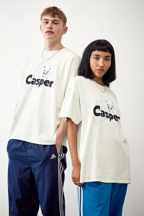 Add spooky szn graphics to your collection with this UO Archive Casper tee. Soft jersey fabrication Ft. a crew neck, drop shoulders and short sleeves with a Casper the Friendly Ghost print. Ghost White, Ghost Print, Casper The Friendly Ghost, Spooky Szn, Twitter Header Photos, Vintage Band Tees, Friendly Ghost, Halloween Aesthetic, Urban Renewal