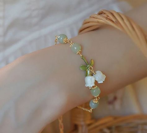 (4) Twitter قلادات متدلية, Crystal Stars, A Bracelet, Jade Bracelet, Star Bracelet, Fancy Jewelry, Fantasy Jewelry, 가을 패션, Girly Jewelry