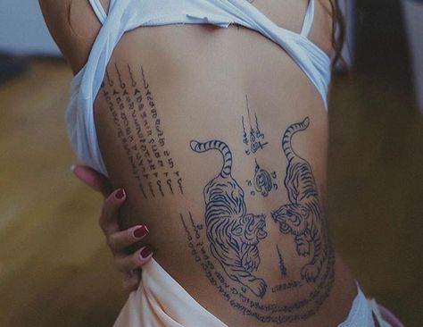 Muay Thai Tattoo, Woman With Tattoos, Sacred Tattoo, Thailand Tattoo, Sak Yant Tattoo, Thai Tattoo, Irezumi Tattoos, Tattoos Women, Thigh Tattoos Women