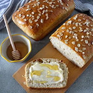 'Just saved Honey Oatmeal Bread in my Recipe Box! #justapinchrecipes Oatmeal Honey Bread, Honey Oatmeal Bread, Oatmeal Bread Recipe, Homemade Yeast Rolls, Breads Recipes, Blue Ribbon Recipes, Honey Bread, Tasty Bread Recipe, Oatmeal Bread