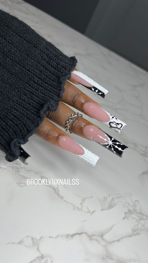 Christmas Black And White Nails, Christmas Kaws Nails, White And Black Christmas Nails, Black White Christmas Nails, Black And White Winter Nails, Christmas Nails Black And White, Christmas Nails Black Women, Black And White Kaws, Black And White Christmas Nails