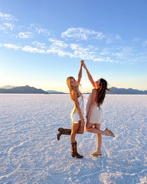 bonneville salt flats Salt Flats Senior Pictures, Utah Airbnb, Salt Flats Utah Photoshoot, Salt Flats Utah, Utah Summer, Utah Trip, Benson Boone, Bonneville Salt Flats, Flat Photo