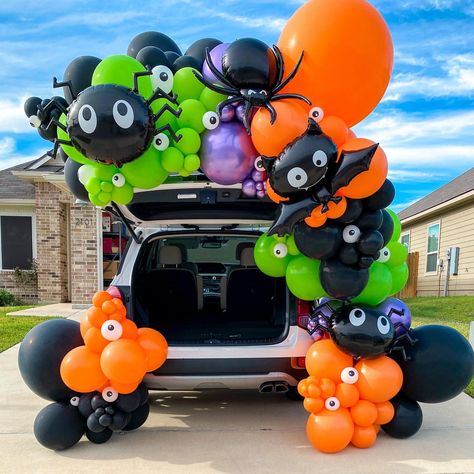 Trunk Or Treat With Balloon Arch, Trending Halloween Decor 2023, Trunk Or Treat Ideas For Cars Balloons, Trunk Or Treat Balloon Garland, Trunk Or Treat Ideas With Balloons, Balloon Trunk Or Treat Ideas, Trunk Or Treat With Balloons, Trunk Or Treat Balloon Ideas, Trunk Or Treat Balloon Arch