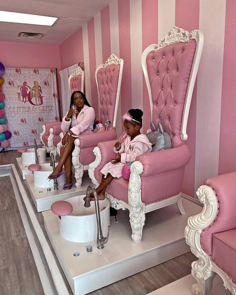 Pink Salon, Kids Salon, Nail Salon Interior, Beauty Room Salon, Spa Room Decor, Mommy Daughter Outfits, Salon Suites Decor, Kids Spa, Nail Salon Decor