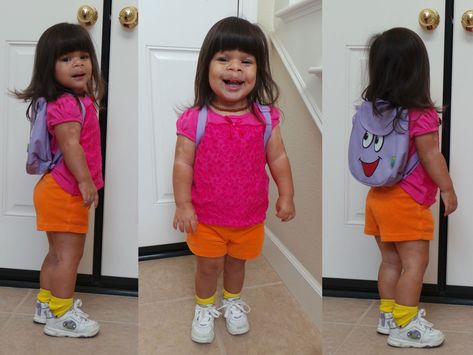 Simple and inexpensive Halloween Costume for Toddlers and Preschoolers DIY Dora Costume! Dora The Explorer Family Costume, Diy Lilo Costume, Dora Halloween Costume, Dora Costume, Dora The Explorer Costume, Lilo Costume, Inexpensive Halloween Costumes, Family Themed Halloween Costumes, Halloween Costume Toddler Girl