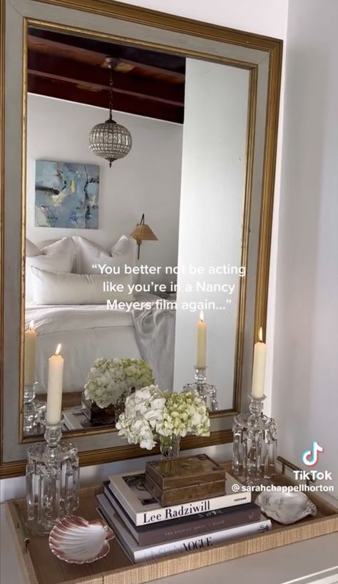 It’s Complicated Home Decor, Nancy Meters Living Room, Nancy Myers Apartment, Nancy Myers Homes Living Room, Nancy Myers Style Bedroom, Nancy Meters Apartment, Nancy Meyers Coastal Aesthetic, Charleston Aesthetic Home, Nancy Meyers Apartment Aesthetic