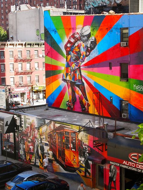 Eduardo Kobra mural | V-J Day Kiss by pobrecito33, via Flickr Nyc Street Art, Amazing Street Art, Nyc Art, Manhattan Skyline, Marc Chagall, New York Street, Gustav Klimt, City Streets, Public Art