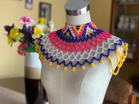 Sepedi beads Pedi Attire, Masai Beadwork, African Beadwork, Beadwork Tutorial, African Necklace, Denim Flowers, Beading Tutorial, Beaded Jewelry Patterns, Seed Bead Necklace