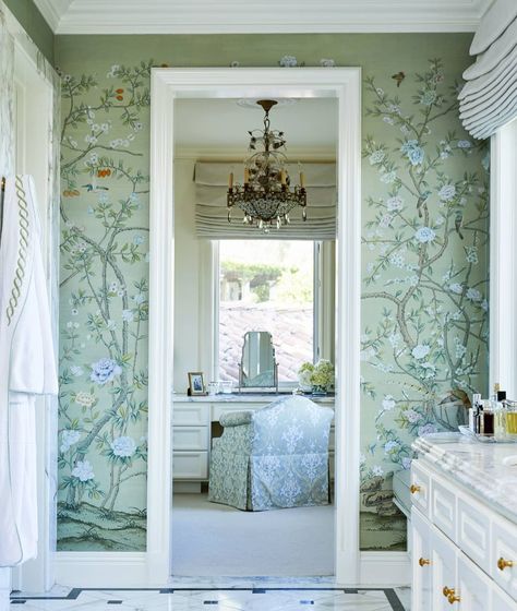 Get ready to explore the glorious world of De Gournay wallpaper. Plus get a look at fashion designer Susie Kondie's home and fashion line. Manpreet Kaur, De Gournay Wallpaper, Beautiful Master Bathrooms, Sandberg Wallpaper, Pretty Bathrooms, Powder Room Design, Chinoiserie Wallpaper, Stone Houses, Cheap Decor