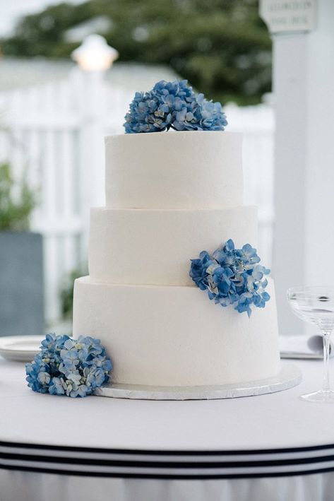 Wedding Cake Hydrangea, Wedding Reveal, Nantucket Wedding, Summer Wedding Cakes, Design Darling, Hydrangeas Wedding, Wedding Cakes Blue, Fall Wedding Cakes, Wedding Cakes With Cupcakes