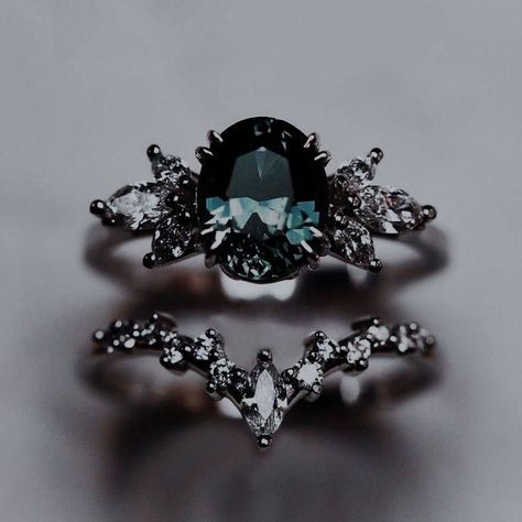 Bride Engagement Rings, Black Diamond And Emerald Engagement Ring, Gothic Diamond Engagement Ring, Fantasy Style Wedding Ring, Dark Emerald Green Wedding Dress, Wedding Rings Dark Green, Spooky Wedding Rings, Alternative Stones For Engagement Rings, Enchanted Forest Wedding Rings