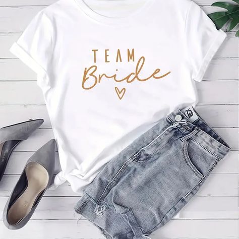 Bride To Be Outfit, Bridal Shower Shirts, Diy Tshirt, Team Bride Shirts, Womens Apparel, Bride Shirts, Bride Clothes, Bachelorette Parties, Team Bride