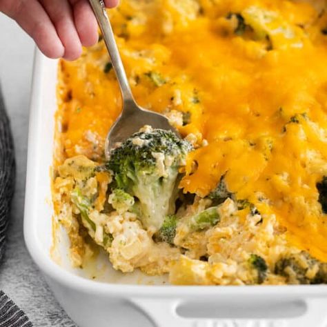 Broccoli Cheese Casserole Recipe, Vegetable Casseroles, Casserole To Freeze, Mac And Cheese Sauce, How To Make Cheese Sauce, Cheddar Cheese Recipes, Cheese Broccoli, Family Favorite Recipes, Chicken Broccoli Rice Casserole