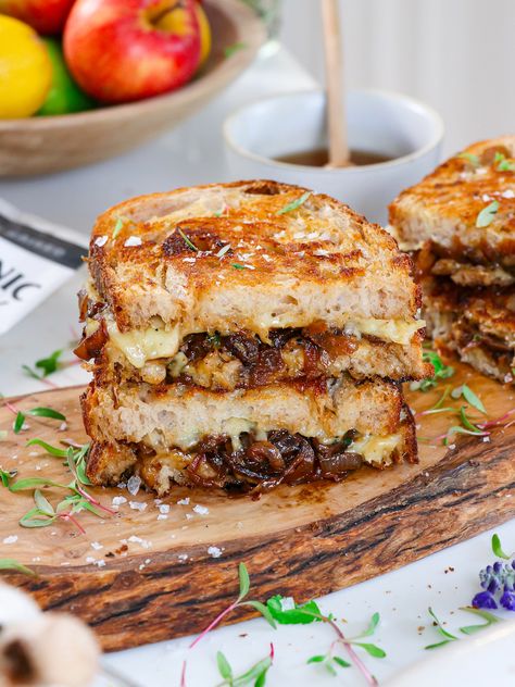 I simply can not put into words how delicious this grilled cheese is! Grilled Cheese Restaurant, French Onion Grilled Cheese, Onion Grilled Cheese, Caramelized Onions And Mushrooms, Dinner Today, Gourmet Cheese, Sandwich Ingredients, Grilled Cheese Recipes, Artisan Food