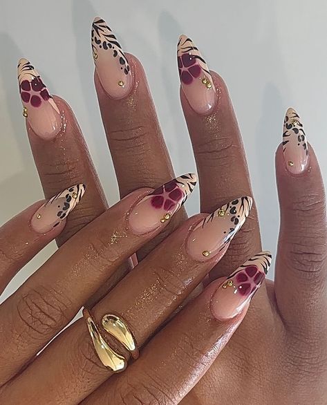 Leopard Print Nail Art, Leopard Print Nail, Leopard Nail Designs, Print Nail Art, Cheetah Nail Designs, Classy Nail, Cheetah Nails, Edgy Nails, Colored Acrylic Nails