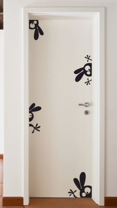 Door Murals Painted Easy, Bathroom Door Painting Ideas Creative, Door Design Painting Ideas, Cute Door Painting Ideas, Bedroom Door Painting Ideas Creative, Wall Doodle Art Bedroom, Painted Doors Interior Creative, Door Design Exterior, Wooden Partition Wall