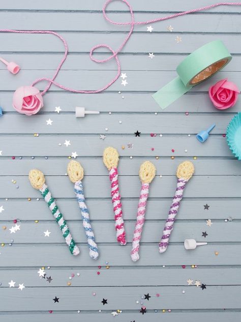 Free crochet birthday candle pattern: http://messyla.typepad.com/messyla-blog/2014/09/crochet-birthday-candles-pattern.html Handmade Birthday Decorations, Boyfriend's Birthday, Crochet Birthday, Crochet Candle, Candle Pattern, Become Stronger, Crochet Food, Crochet Goodies, Crochet Applique