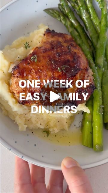 Nicole Maguire on Instagram: "Dropping 7 easy, budget-friendly dinner ideas, ready for next week’s meal plan! 👀 

If you are anything like me, you’re trying to find balance while navigating a busy schedule. I find it so helpful to batch cook, freeze dinners and meal plan, allowing breathing space come busy weeknights when the to-do list is extra long. These are some of my favourite go-to recipes, all for less than $5 per serve. I find it extremely satisfying being able to save money and prepare most of our meals at home… not to mention these taste absolutely delicious. 

All recipes as always on the Simple Home Edit website, link in bio! 

#familydinnerideas #dinner #savingmoney #homecooking #simplecooking #mealplan #batchcook #freezermeals #budgetfriendly" Freeze Dinners, Batch Meals, Quick Delicious Meals, Easy Teas, Budget Friendly Dinner, Meals At Home, Meal Train Recipes, Meal Prep Plans, Easy Budget