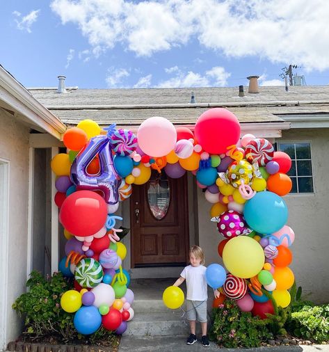 Holi Birthday Party, Easter Balloon Ideas, Fruit Spirit, Snack Tower, Vanellope Y Ralph, Candy Theme Birthday Party, Candy Balloons, Birthday Party At Home, Whoville Christmas