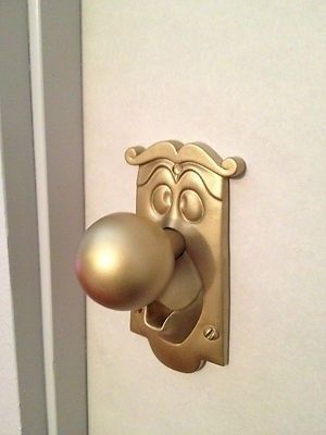 Disney Door Knob, Cute Doorknobs, Cool Door Knobs, Disney Doorknob, Disneyland Bedroom, Closet Door Decor, Alice Door, Alice In Wonderland Door Knob, Door Decorations Bedroom