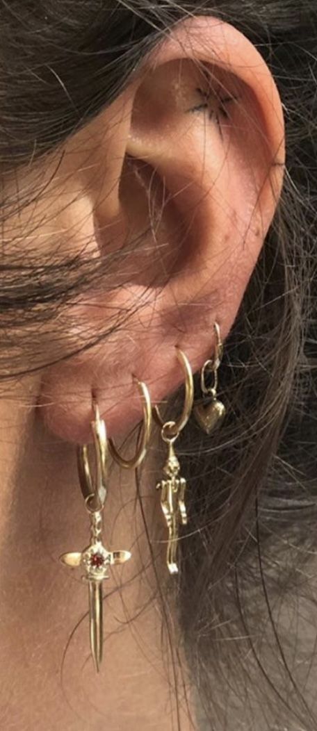 Took Piercing, 4 Lobe Piercings, Hippe Piercings, Ear Piercing Ideas Aesthetic, Piercing Inspo Ear, Nose Piercing Ideas, Love Piercings, Internet Speed Test, Piercing Inspo