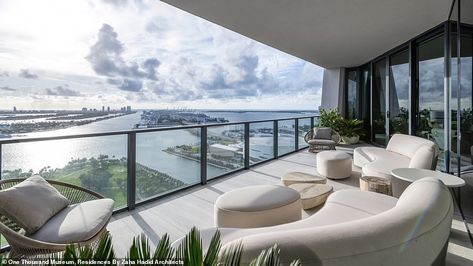 Topping up on Vitamin D: The balcony is decorated with avant-garde egg-inspired seating an... Miami Condo Decor, Miami Apartment, Condo Balcony, Miami Condo, Balcony Design Ideas, Modern Balcony, Condo Design, Miami Houses, New Condo