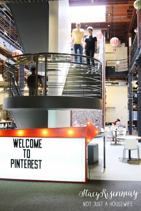 Have you ever wondered what the offices of Pinterest looked like?------> Behind The Scenes At Pinterest headquarters Pinterest Headquarters, Pinterest Help, Work Fun, Dream Office, Awesome Places, Inspiring Things, Workspace Design, Environmental Design, Design Office