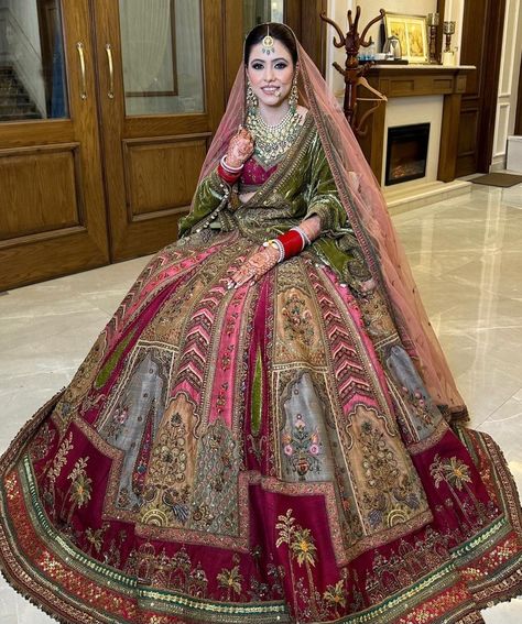 Light Lehenga, Wedding Choli, Indian Wedding Reception Outfits, Lehenga Embroidery, Gown Dress Design, Bride Lehenga, Pradeep Kumar, Fabric Illustration, Latest Bridal Lehenga Designs