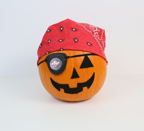 Pirate Pumpkin Decorating Ideas, Pirate Pumpkin Painting, Pirate Pumpkin Carving, Pumpkin Pirate, Harvest Ideas, Pirate Pumpkin, Diy Pirate, Paint Pumpkins, Pumpkin Idea