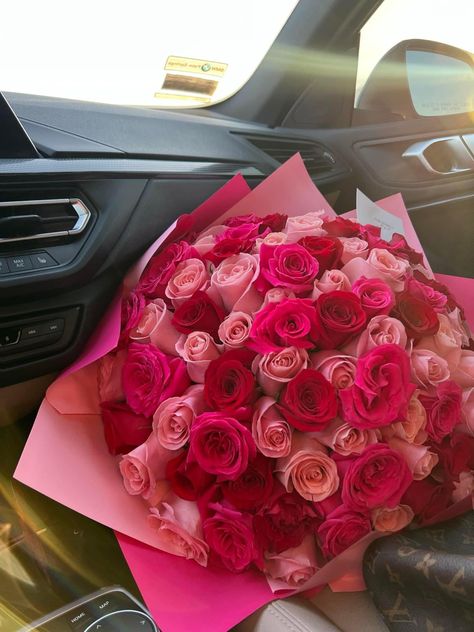 Bouquet Aesthetic, Roses Bouquet Gift, Luxury Flower Bouquets, Bouquet Roses, Pink Rose Bouquet, Flowers Instagram, Birthday Bouquet, Flower Gift Ideas, Flower Business