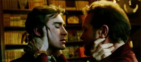 Lee Pace Kiss, Adam Osborne, Scene Gif, Halt And Catch Fire, Movie Recs, Elf King, Kiss Gif, Elven King, Men Kissing