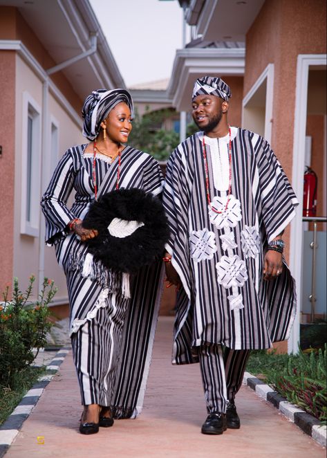 Couple Traditional Outfits African, African Men Clothing, African Suit, African Wear Styles For Men, Traditional Wedding Attire, Engagement Dress, African Head Wraps, Aso Oke, African Clothing For Men