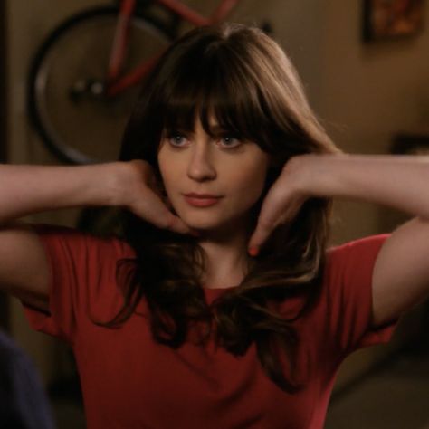 Zooey Deschanel Hair, Jess Day, Little Miss Perfect, Jessica Day, Quick Hair, Manic Pixie Dream Girl, Emily Deschanel, Zooey Deschanel, Aesthetic Photo