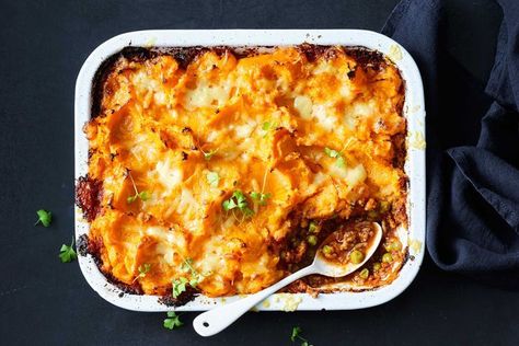 Savoury mince and sweet potato pie Cottage Pie With Sweet Potato, Sweet Potato Cottage Pie, Beef Cottage Pie, Aussie Pie, Lamb Mince Recipes, Savoury Pie, Mince Dishes, Savoury Mince, Savoury Pies