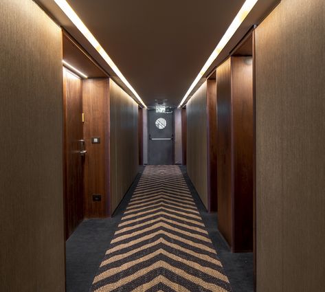 Crown Plaza Hotel, Resort Hotel Room, Crowne Plaza Hotel, Corridor Carpet, Hotel Corridor, Hotel Hallway, Corridor Design, The Cosmopolitan, Plaza Hotel