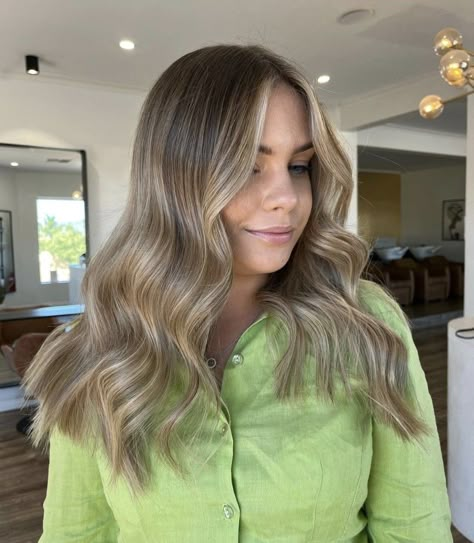 Ash Blonde Hair Balayage, Lighten Hair, Light Brunette Hair, Pelo Cafe, Balayage Blond, Beige Hair, Inspo Hair, Chestnut Hair Color, Brown Hair Inspo