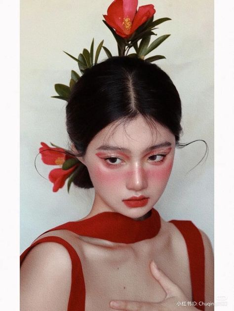 Flower Eyeshadow, Spring Flower Garden, Digital Portrait Illustration, 얼굴 드로잉, Dewy Makeup, Photographie Portrait Inspiration, Foto Poses, Poses References, Pose Reference Photo