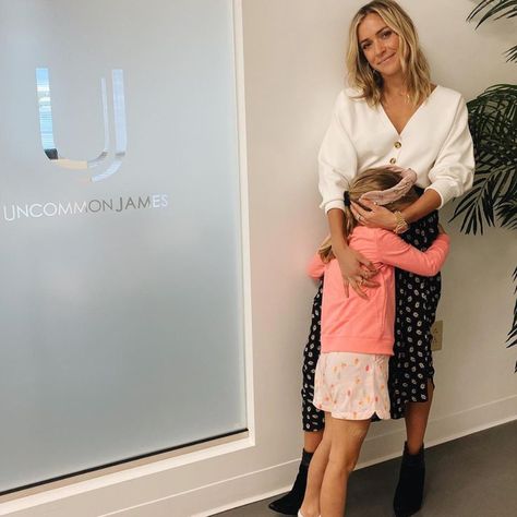 Kristin Cavallari Instagram, Very Cavallari, Big Blonde Hair, Celebrity Fashion Looks, Kristin Cavallari, Button Cardigan, White Cardigan, Celebrity Fashion, Fashion Tops