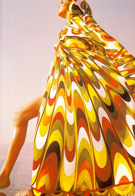 EMILIO PUCCI Verushka wears a 'Barracano' design in silk crepe with a hood & matching bikini. Spring/Summer 1965. (please follow minkshmink on pinterest) #pucci #verushka #sixties 70s Prints, Pucci Pattern, Kaleidoscope Eyes, Decades Fashion, Vintage Fashion 1960s, Pucci Vintage, Isabella Rossellini, Pucci Print, 60s And 70s Fashion