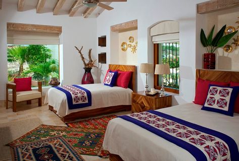 Modern Mexican Bedroom, Mexican Houses Interior, Mexican Style Bedroom, Mexican Bedroom Decor, Colorful Modern Bedroom, Mexican Bedroom Ideas, Mexican Home Design, Interior Design Home Office, Spanish Bedroom