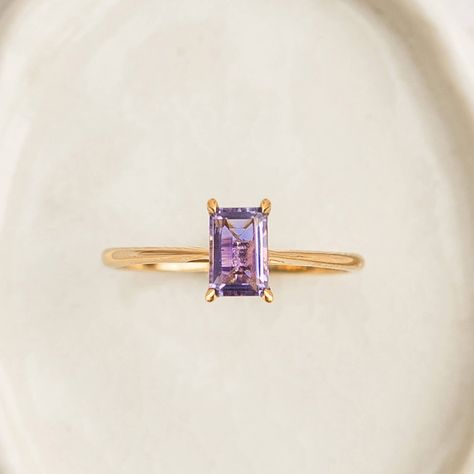 Tanzanite and diamond ring