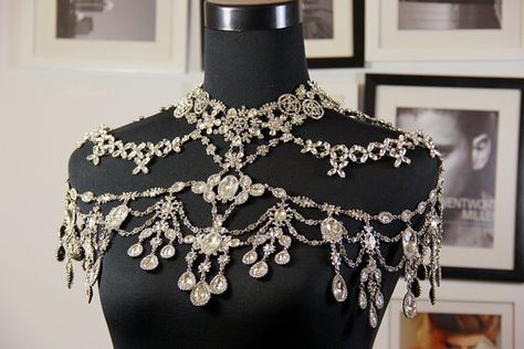 Shoulder Jewelry, Shoulder Necklace, Body Chains, Shoulder Chain, Fantasy Jewelry, Body Jewellery, Fantasy Fashion, Jewelry Party, Costume Design