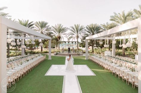 Luxury Outdoor Wedding Reception, Nikah Outdoor, Elegant Outdoor Wedding, Event Venue Spaces, Dream Wedding Reception, Wedding Reception Design, Pista Green, Garden Wedding Reception, Dubai Wedding