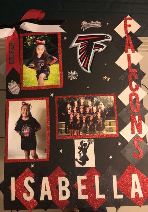 Cheerleader Signs For Competition, Cheer Spirit Poster Boards, Senior Posters Cheerleading, Cheer Posters Ideas Signs Homecoming, Cheerleader Poster Board Ideas, Dance Boards Ideas, Cheerleader Poster Ideas Diy, Cheer Captain Binder, 8th Grade Poster Ideas