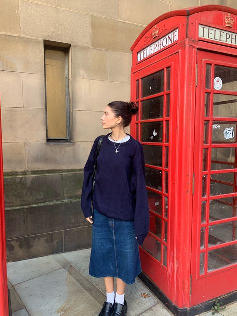 Demin Midi Skirt, Denim Long Skirt Outfit Winter, Long Skirt Outfits Vintage, Denim Long Skirt Outfit Aesthetic, Long Denim Skirt Autumn Outfit, Long Denim Skirt Outfit Autumn, Long Skirts With Loafers, Sweater With Denim Skirt, Long Denim Skirts Outfit