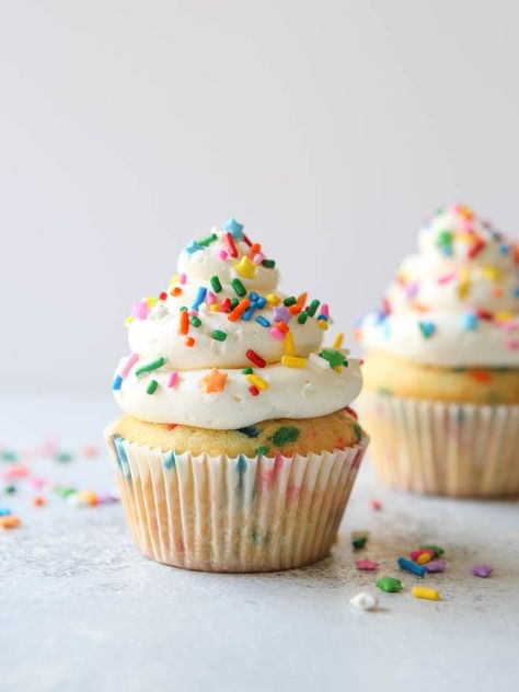 Cupcakes For Two, Funfetti Cupcake Recipe, Vegan Vanilla Cupcakes, Cupcake Photography, Confetti Cupcakes, Funfetti Cupcakes, Vanilla Cupcake Recipe, Dessert Photography, Funfetti Cake