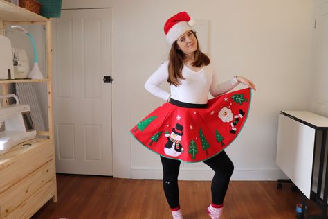 Christmas Skirts Outfit, Christmas Tree Skirt Outfit, Diy Christmas Outfit Women, Skirt Transformation, Christmas Skirt Outfit, Christmas Character Costumes, Diy Christmas Outfit, How To Make A Skirt, Diy Christmas Shirts