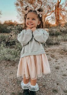 Kids Outfit Idea 294 . Kids Outfit Idea #kidsfashion #kidsootd #backtoschooloutfit #holidayoutfit #birthdayoutfit #partyoutfit #minifashionista #stylemini #instakids #fashionkids. https://whispers-in-the-wind.com/fashion-hacks-for-busy-parents-quick-and-stylish-outfit-ideas-for-kids/?295 Payson Shayne, Routine For Toddlers, Preppy Toddler, Outfits Coquette, Updo Bridal, Girls Spring Outfits, Girls Fall Outfits