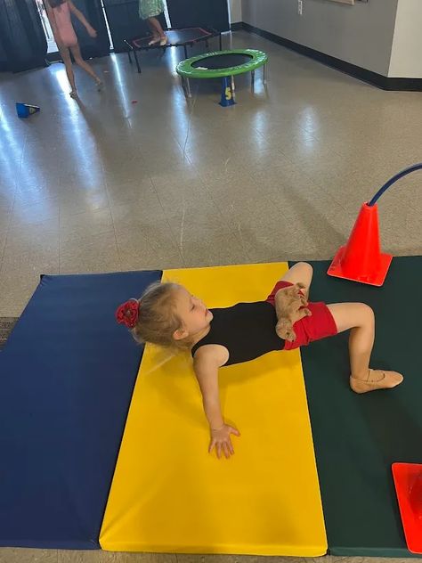 Preschool Gymnastics Games, Toddler Gymnastics Activities, Teaching Gymnastics, Preschool Gymnastics Lesson Plans, Gymnastics Games, Toddler Gymnastics, Gymnastics Lessons, Preschool Gymnastics, Gymnastics For Beginners